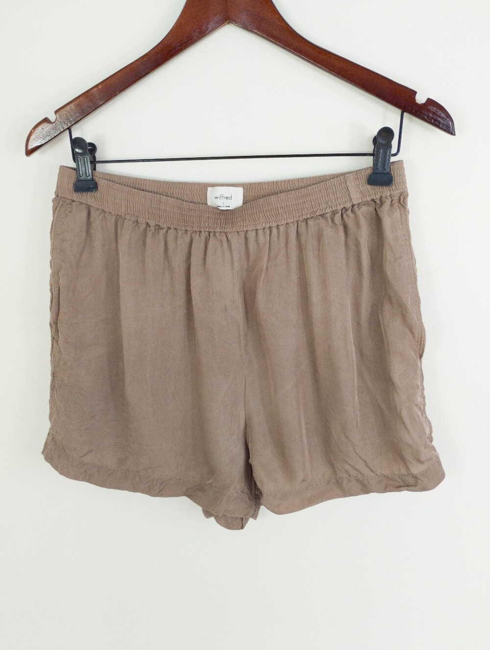 Aritzia Wilfred Tan 100% Cupro Elastic Waist Pull-On Shorts Small Neutral